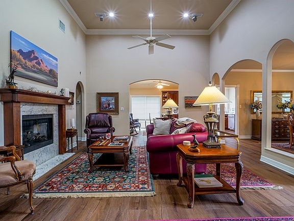 3rd image of 415 St Andrews Street