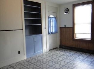 42 1/2 Richards St, Worcester, MA 01603