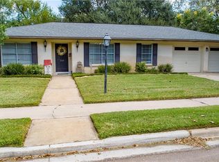 106 Warwick Glen St, Victoria, TX 77904