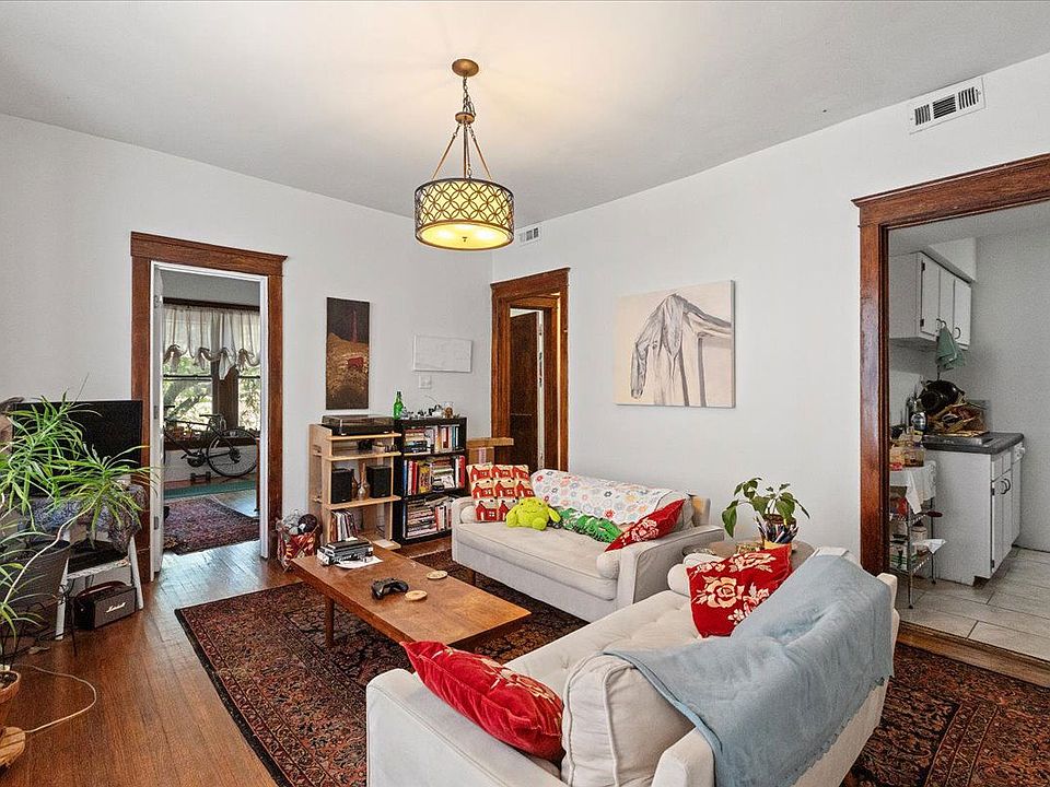 2nd image of 4002 N Southport Ave #2
