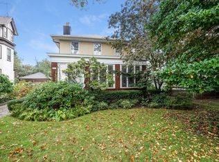 695 E 17th St, Brooklyn, NY 11230