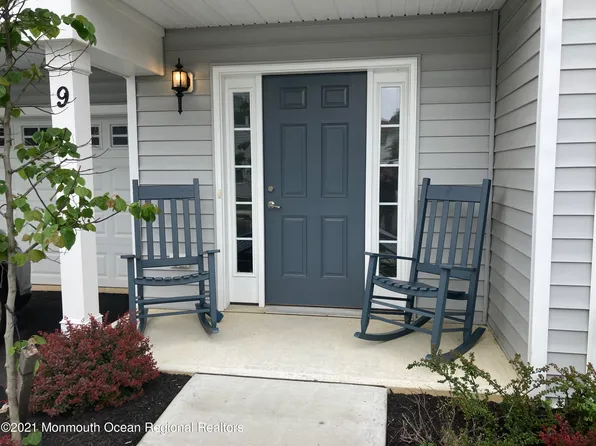 9 Fields Way, West Long Branch, NJ 07764