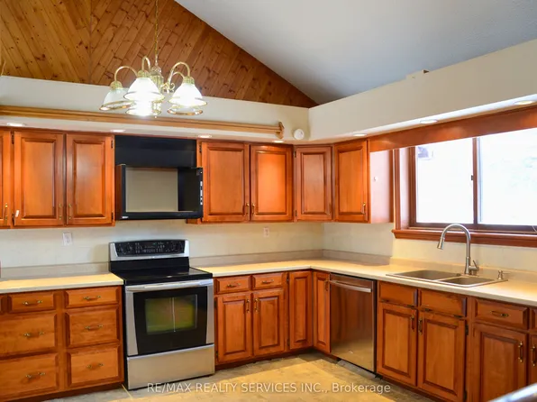 1045 Tremaine Ave S, North Perth, ON N4W 3G9