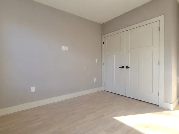 21 65th Street image 16 of 17