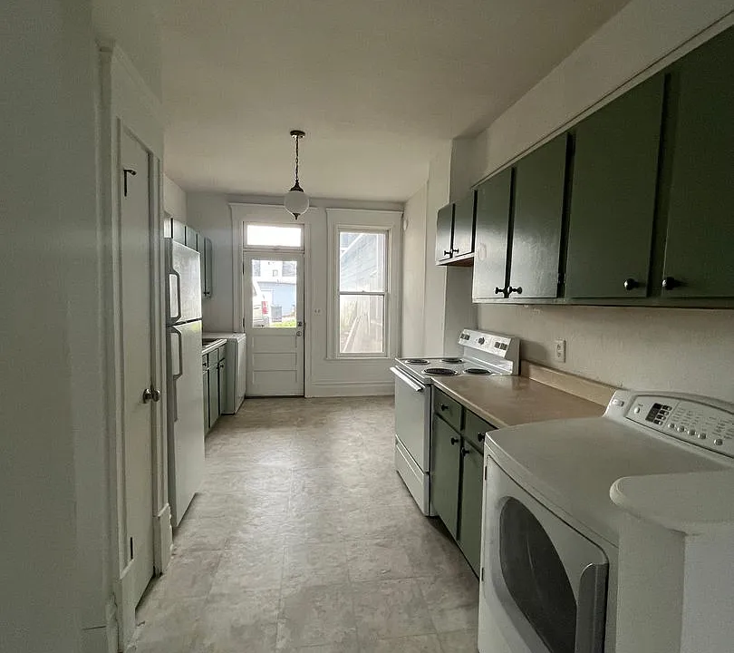 716 W Quartz St