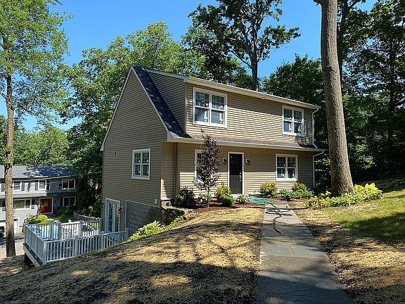 2nd image of 49 Brentwood Dr