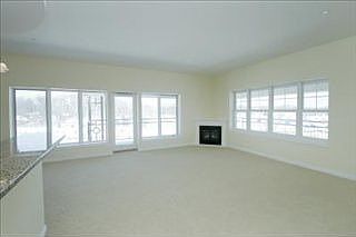 5th image of 815 Wells St Unit 605