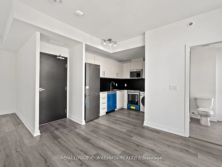 851 Sheppard Ave W #11 — Photo 8