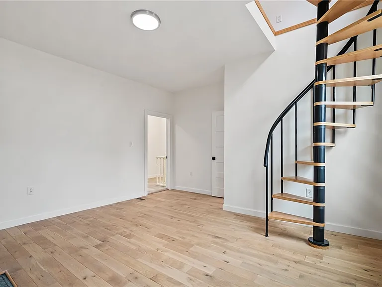 218 Fisk Ave — Photo 18