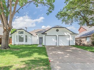 2850 Fenwick St, Grand Prairie, TX 75052