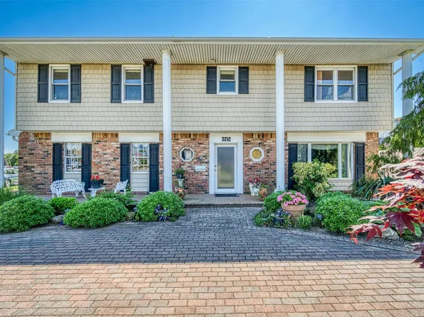 3212 Lee Place, Bellmore, NY 11710