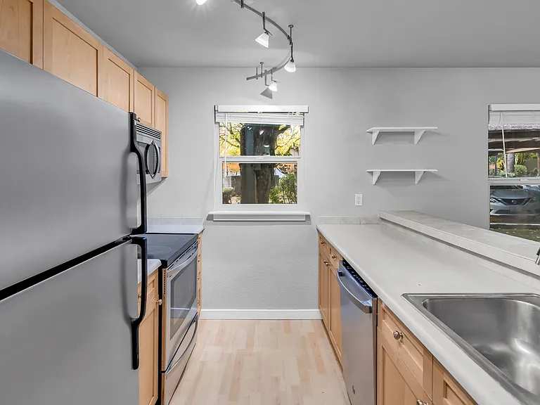 9805 Avondale Rd NE #W159 — Photo 3