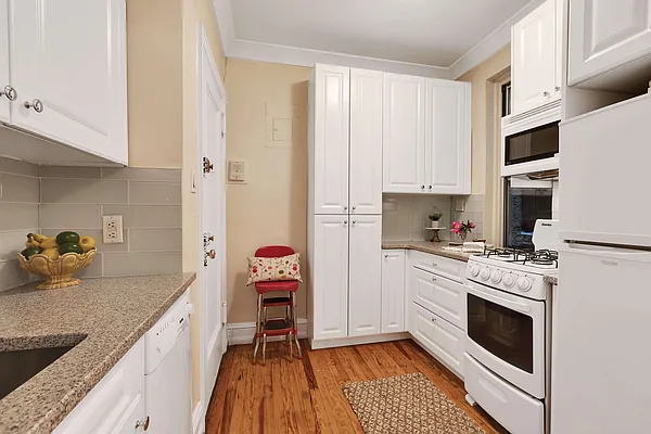 Sold by Compass | media 3
