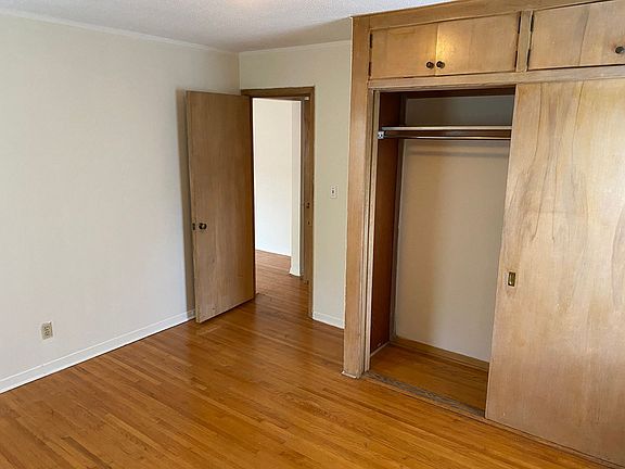 5th image of 3201 Girard Ave S APT 301