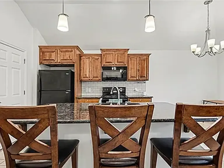 2344 Roca Dr — Photo 9