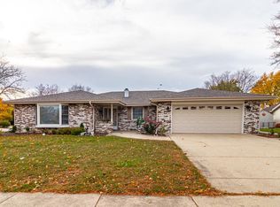320 Glenridge Ln, Schaumburg, IL 60193