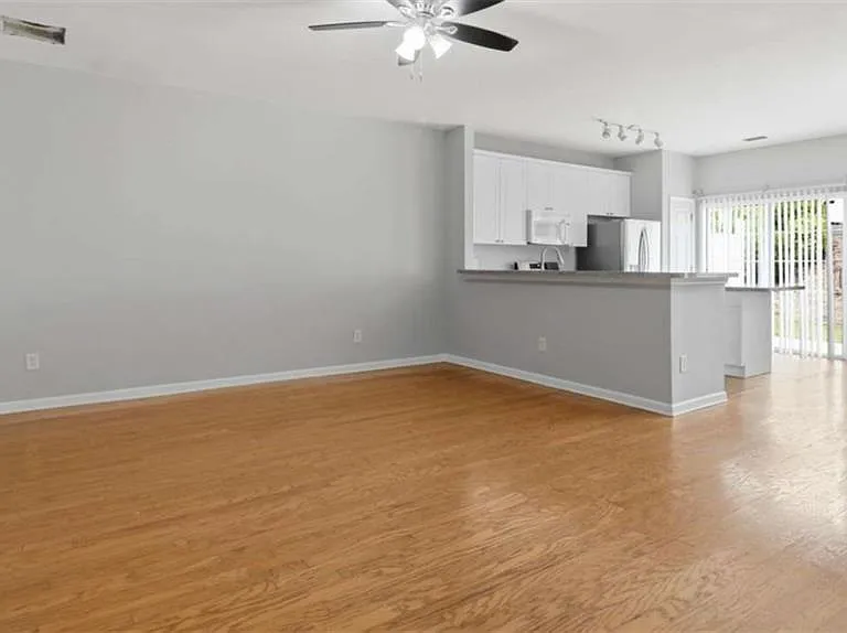3522 Spring View Ct — Photo 6