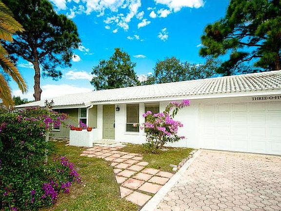 2nd image of 305 Monet Dr