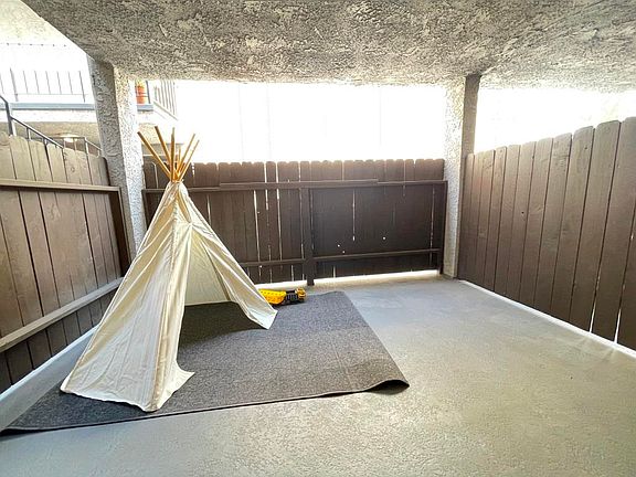 4th image of 9849 Tabor St #101
