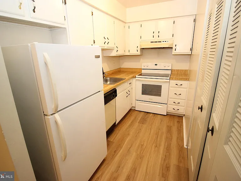 2046 Jason Dr — Photo 7