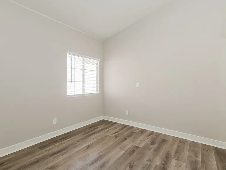 827 Golden Plata Ct — Photo 12
