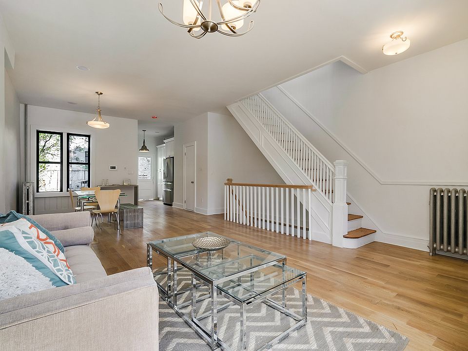 1st image of 289 Sterling St #1