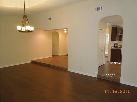 2nd image of 3301 Crater Ln