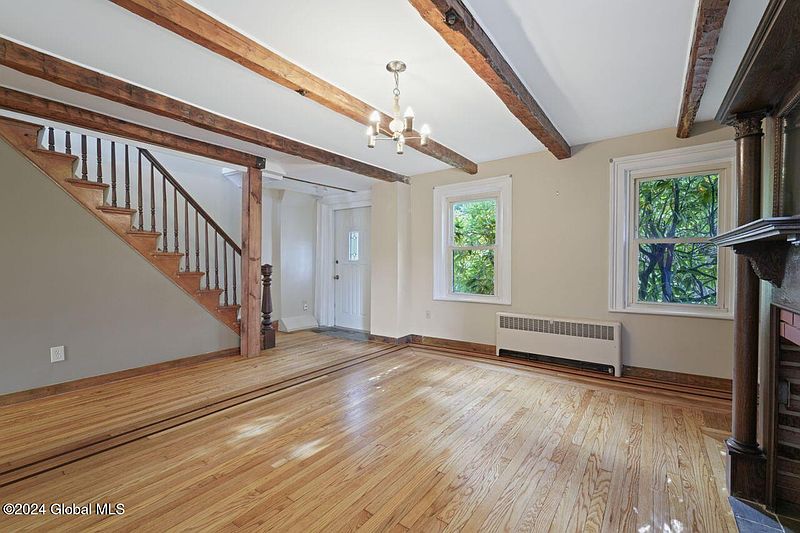 4th image of 44 Russell Road