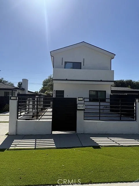 Building Photo - 8613 Oakdale