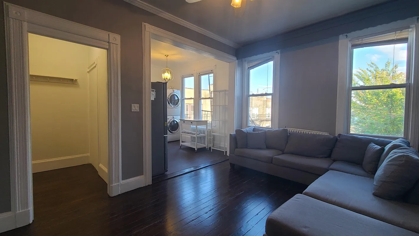 476 Gregory Avenue 3
