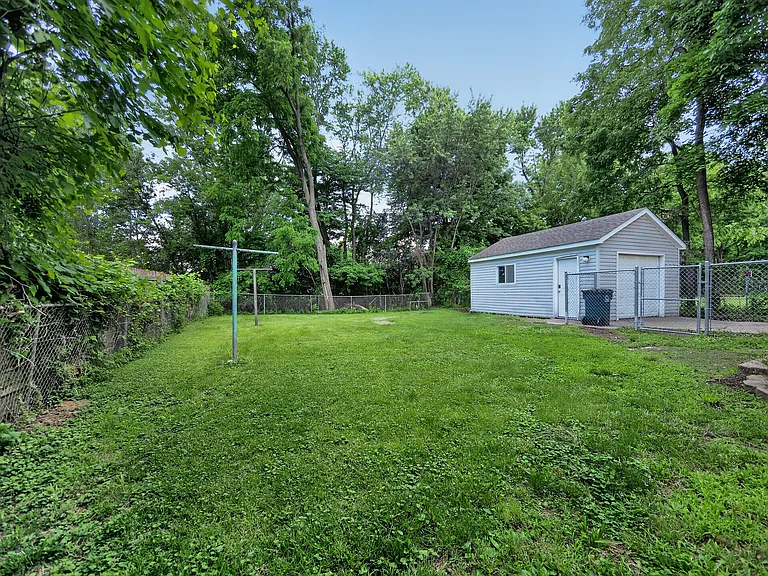 388 E South Blvd — Photo 19