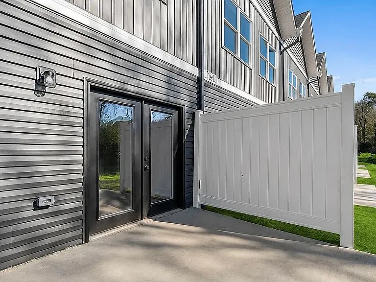 721 Haig St — Photo 18