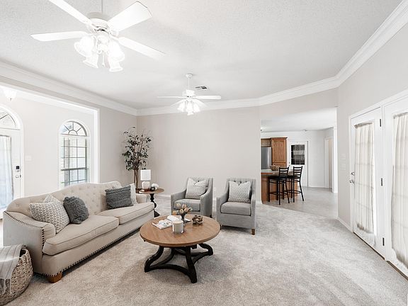 4th image of 302 Collinwood Dr