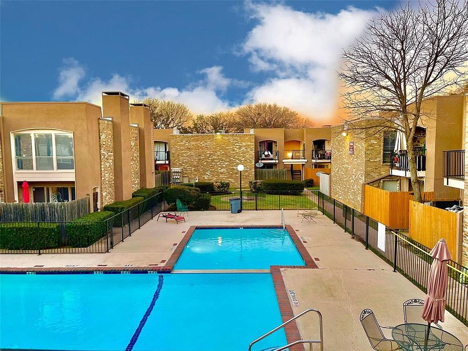 POOL VIEW FROM YOUR BALCONY UNIT #217