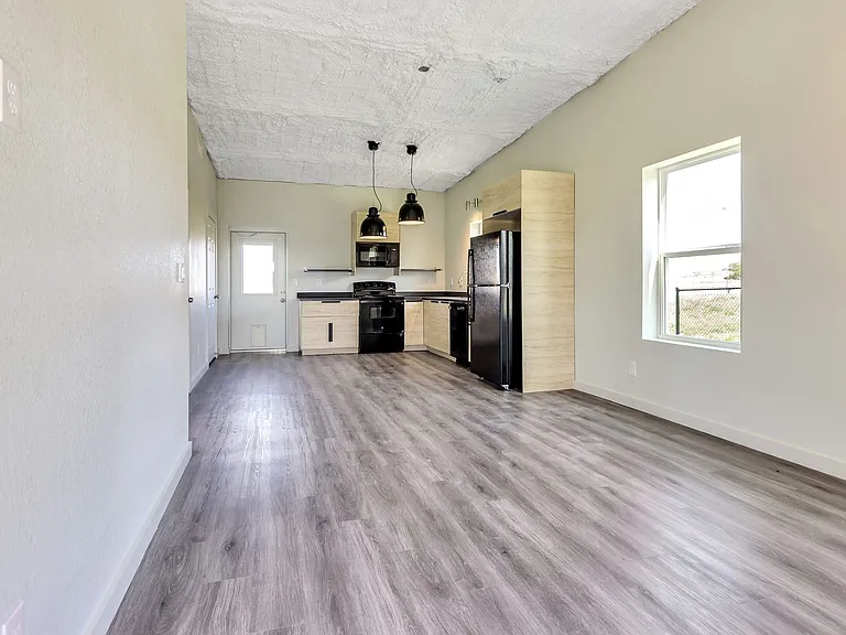 1310 W FM 487 #E — Photo 16