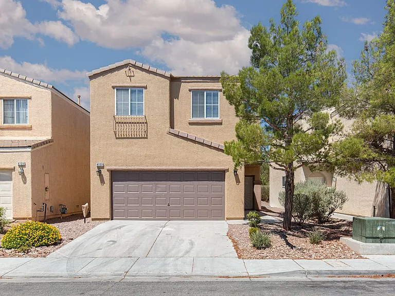 8723 Evan Lilas St — Photo 2