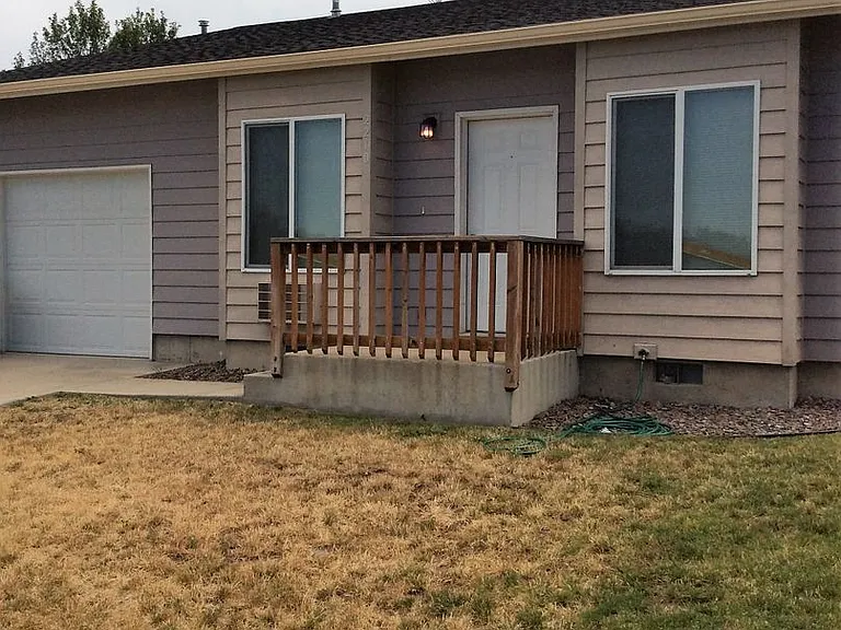 2210 Jakob Ave — Photo 27