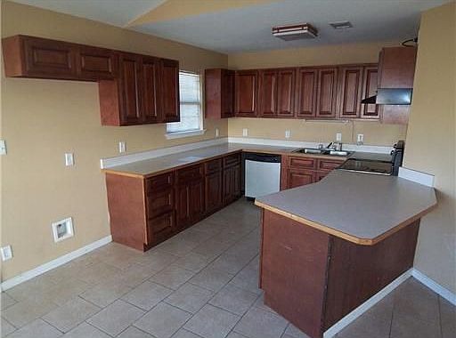 2nd image of 7917 Longwood Dr
