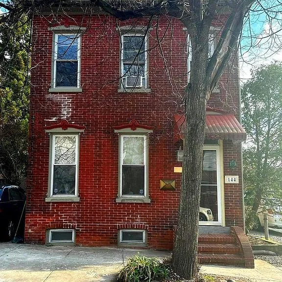144 Beech St — Photo 2