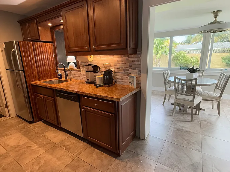 Circle Dr — Photo 1