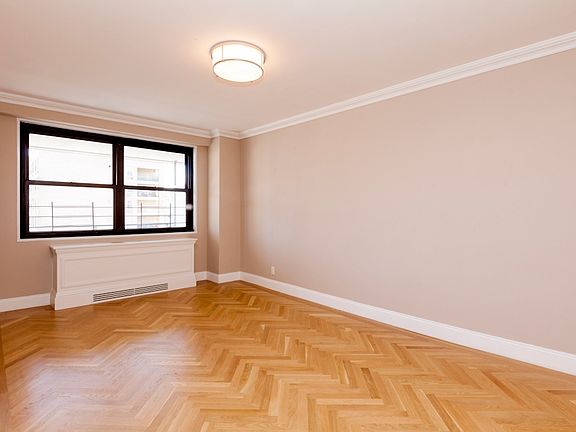 4th image of 305 E 86th St APT 2DW