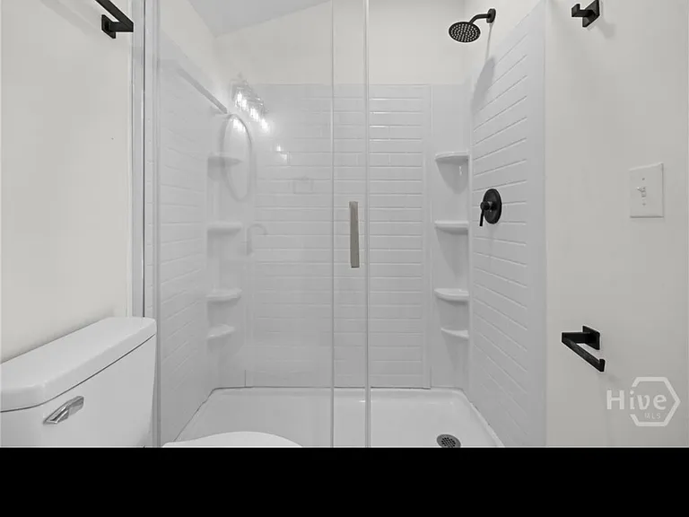 408 Valentine Dr — Photo 7