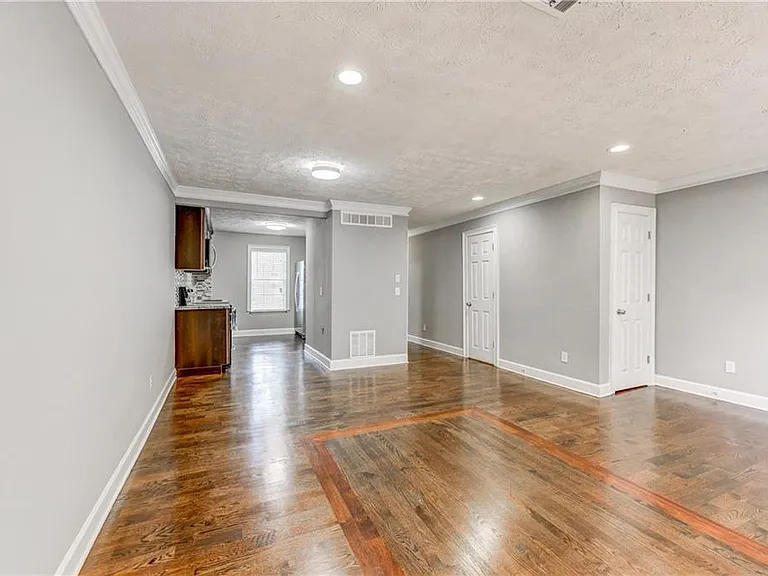 3360 Spring Harbor Dr — Photo 11
