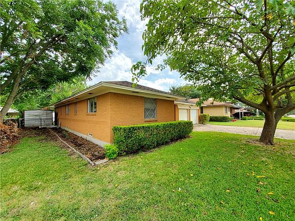 4th image of 526 Willowood Ln