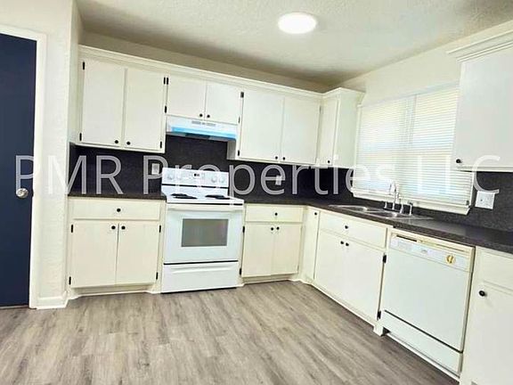 2nd image of 8 NW 25th St