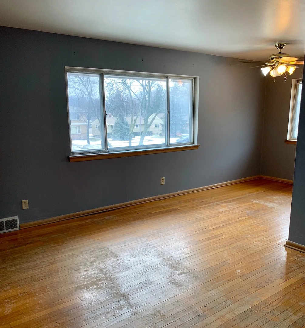 9500 W Capitol Dr 4 unit — Photo 2