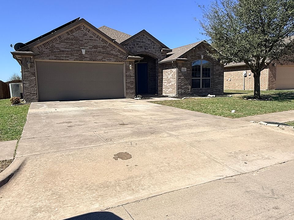 1st image of 213 Briarstone Dr