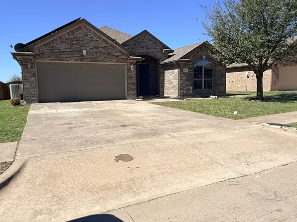 213 Briarstone Dr, Alvarado, TX 76009