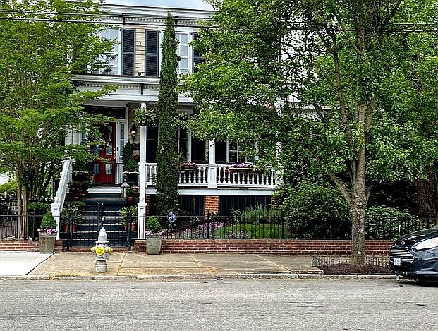 1st image of 2900 E Broad St