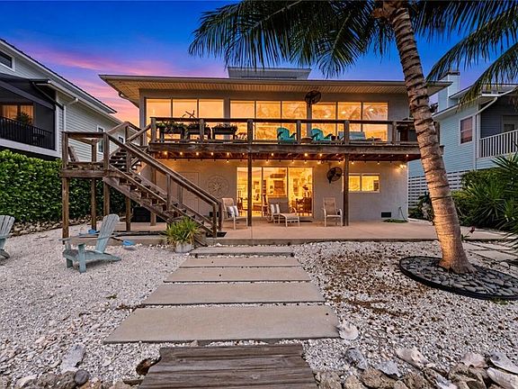 3rd image of 1282 Venetian WAY